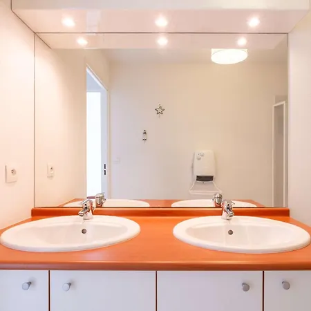 En Duplex Dans Avec Piscine A Pour 4 Personnes *