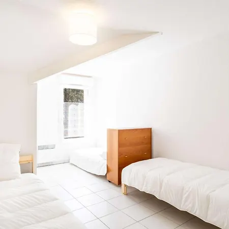 En Duplex Dans Avec Piscine A Pour 4 Personnes Appartement *