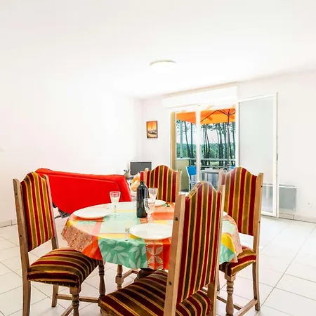 Апартаменты En Duplex Dans Avec Piscine A Pour 4 Personnes *