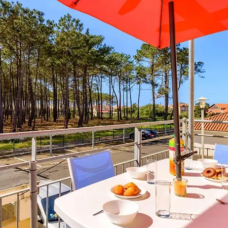 En Duplex Dans Avec Piscine A Pour 4 Personnes * Biscarrosse